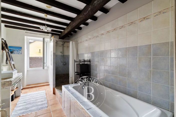 Image No.22-8 Bed House for sale