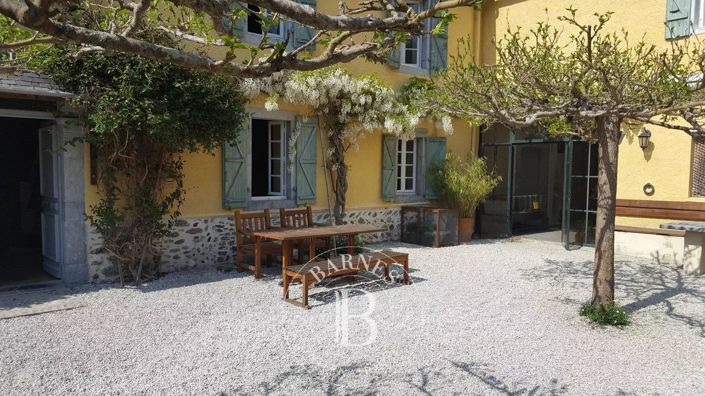 Image No.4-8 Bed House for sale