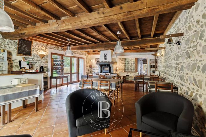 Image No.7-8 Bed House for sale