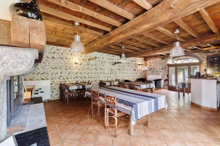 Image No.9-8 Bed House for sale