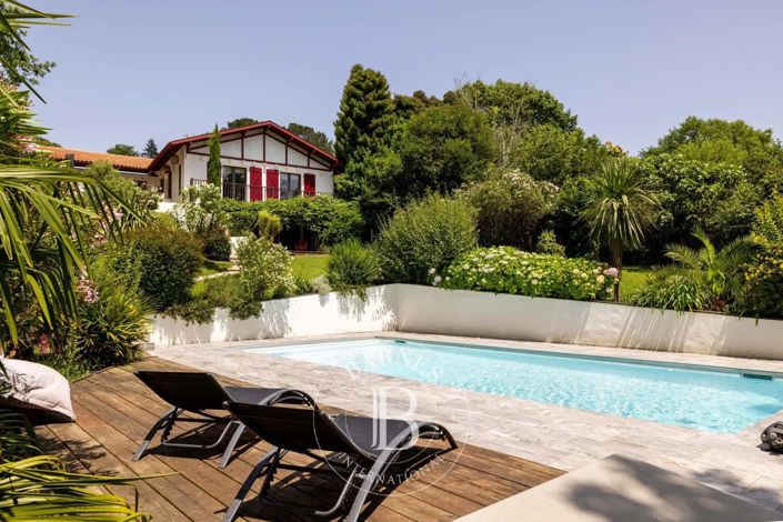 Image No.10-6 Bed House for sale