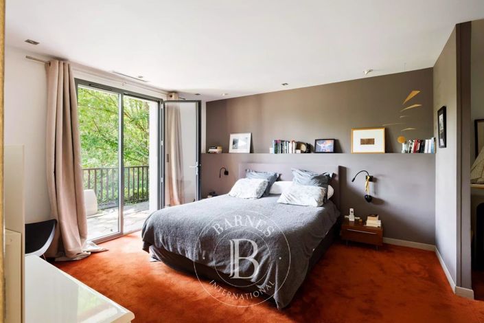 Image No.11-6 Bed House for sale