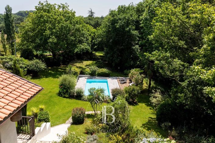 Image No.18-6 Bed House for sale