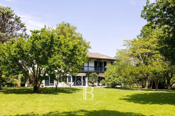 Image No.11-7 Bed House for sale