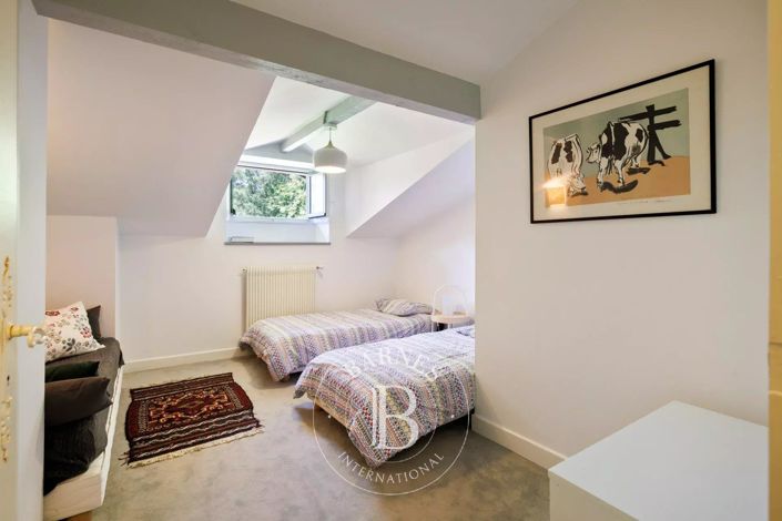 Image No.19-7 Bed House for sale