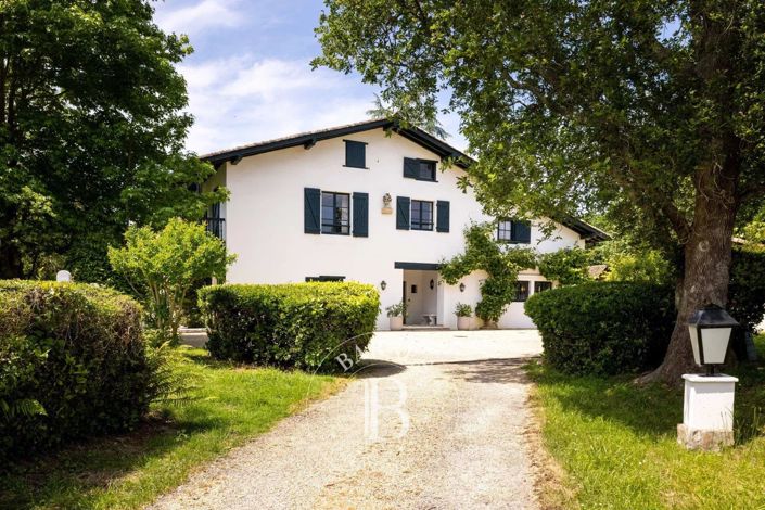 Image No.5-7 Bed House for sale