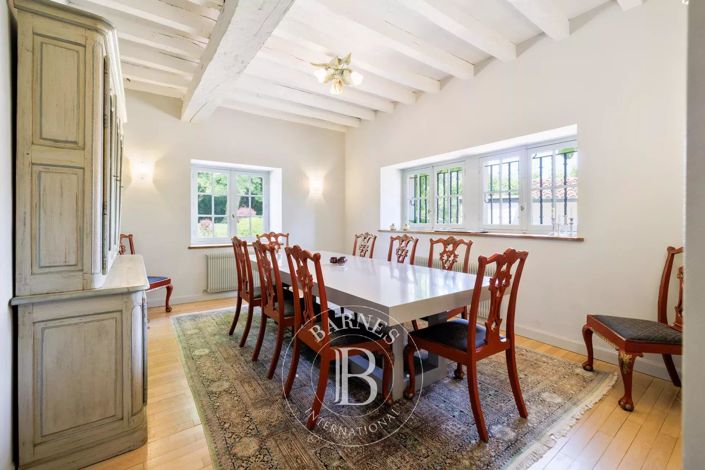 Image No.9-7 Bed House for sale