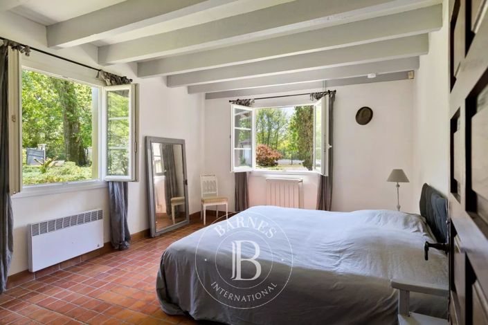 Image No.13-2 Bed House for sale