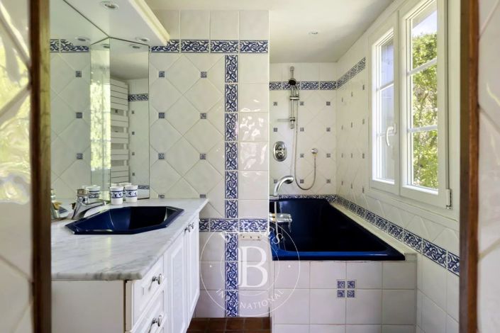 Image No.14-2 Bed House for sale