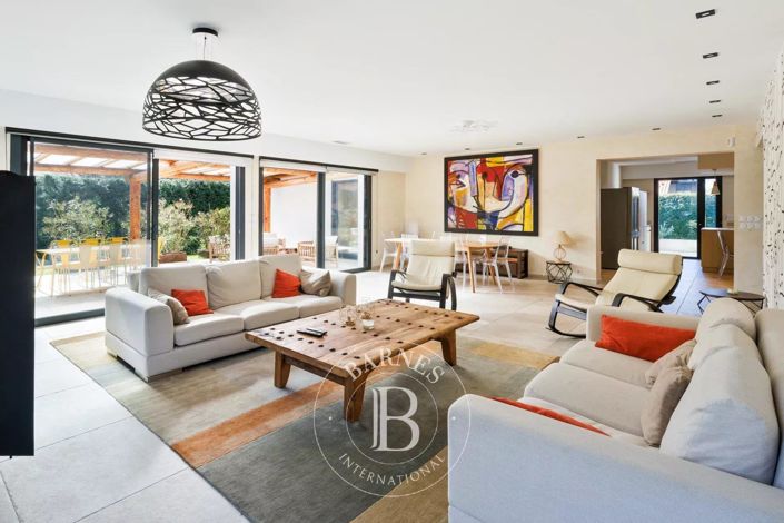 Image No.13-4 Bed House for sale