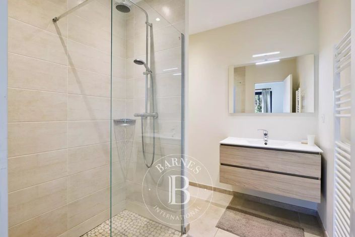 Image No.19-4 Bed House for sale