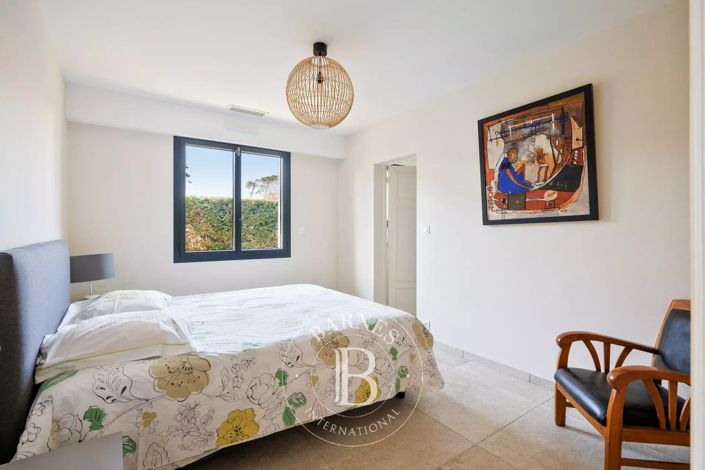 Image No.22-4 Bed House for sale