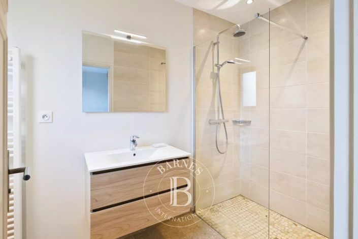 Image No.24-4 Bed House for sale