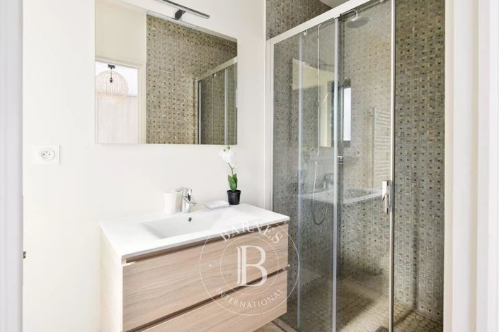 Image No.25-4 Bed House for sale