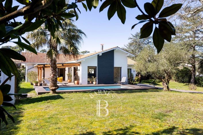 Image No.3-4 Bed House for sale