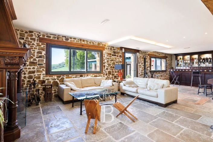 Image No.11-6 Bed House for sale