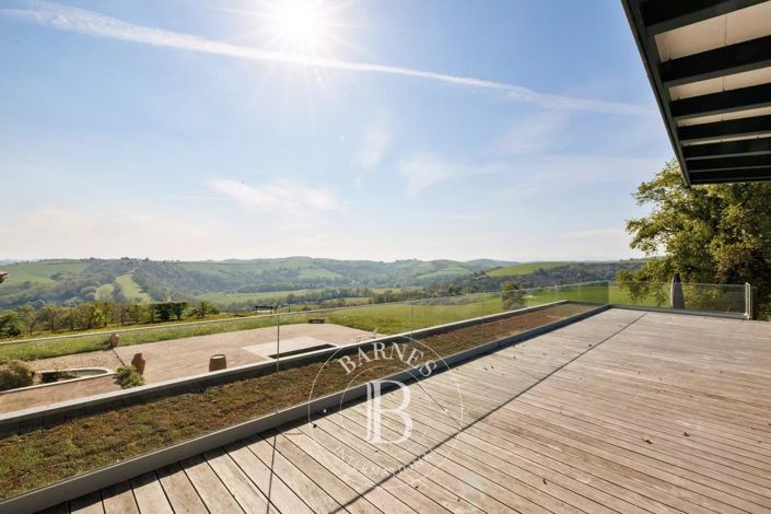 Image No.21-6 Bed House for sale