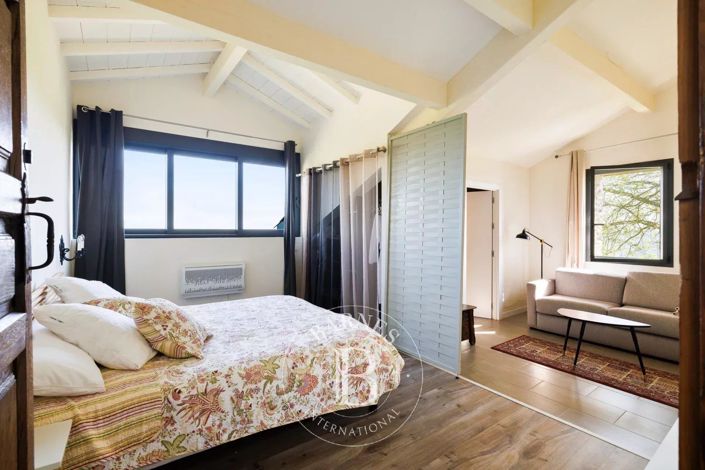 Image No.23-6 Bed House for sale