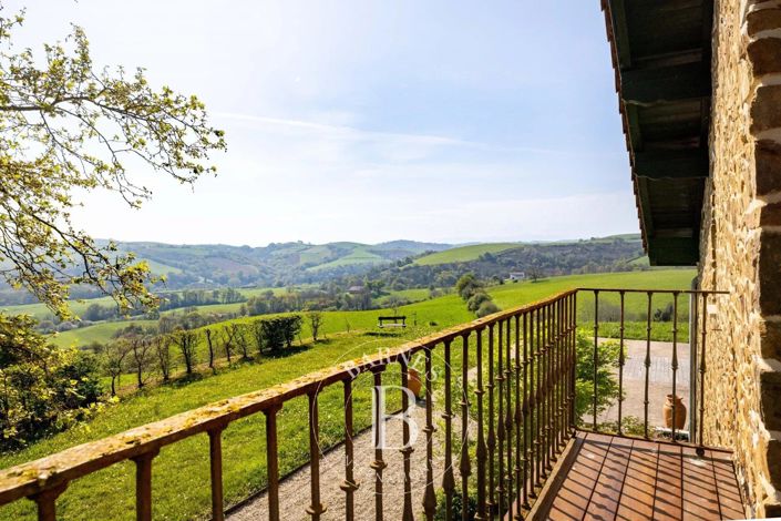 Image No.27-6 Bed House for sale