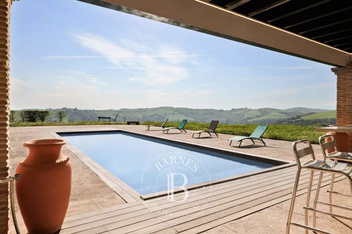 Image No.3-6 Bed House for sale