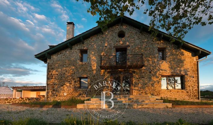 Image No.40-6 Bed House for sale