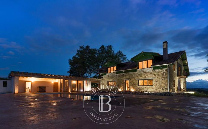 Image No.41-6 Bed House for sale