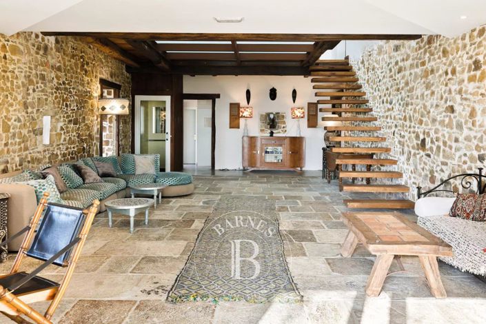 Image No.7-6 Bed House for sale