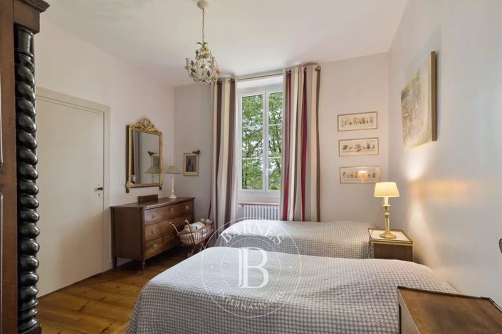 Image No.13-10 Bed House for sale