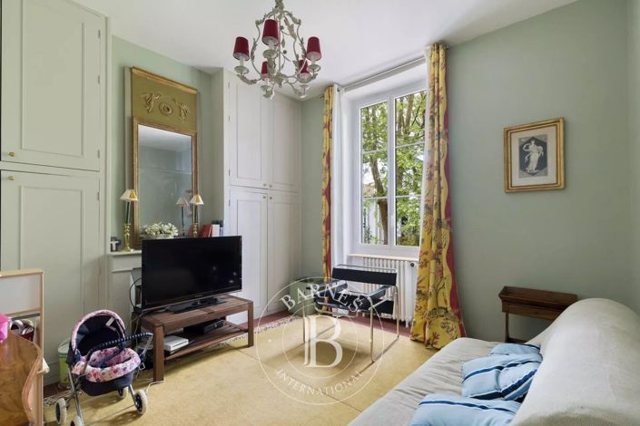 Image No.18-10 Bed House for sale