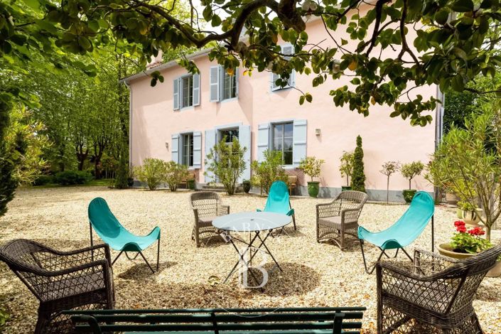 Image No.4-10 Bed House for sale