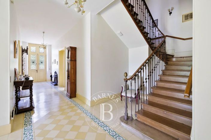 Image No.15-6 Bed House for sale