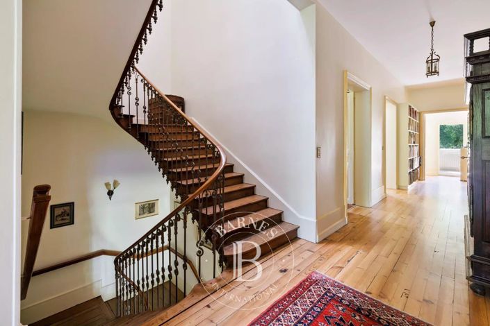 Image No.16-6 Bed House for sale