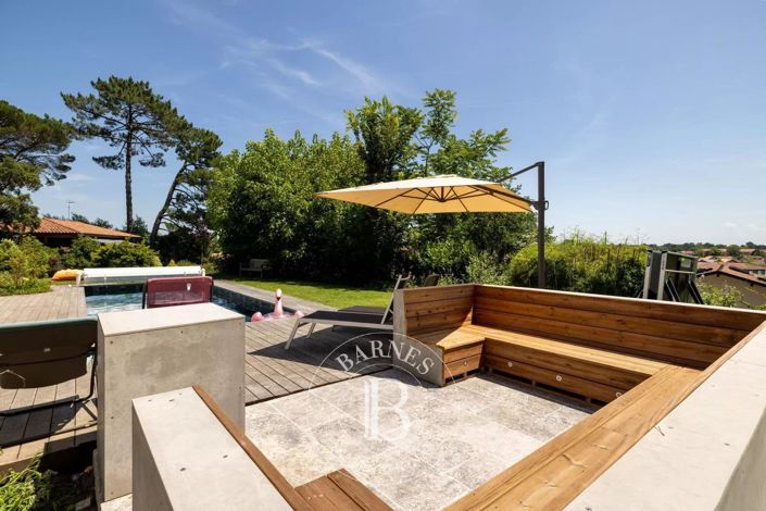 Image No.17-7 Bed House for sale