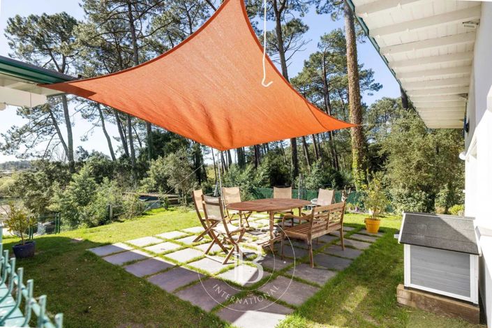 Image No.19-7 Bed House for sale