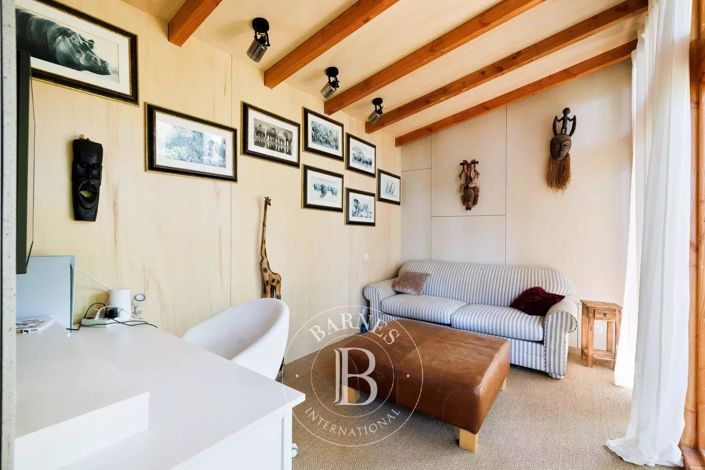 Image No.28-7 Bed House for sale