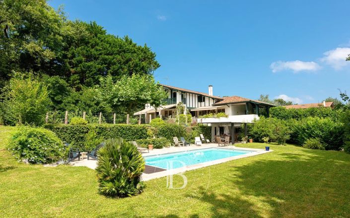 Image No.14-5 Bed House for sale