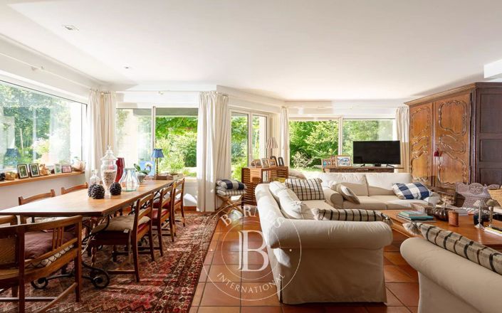 Image No.7-5 Bed House for sale