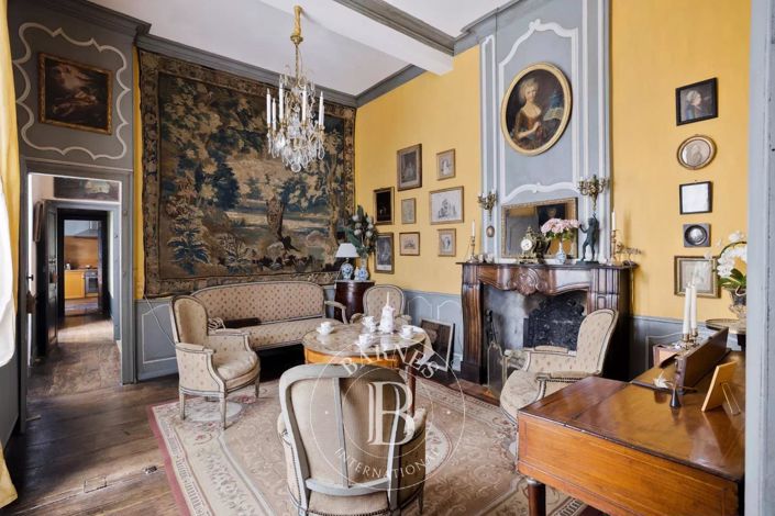 Image No.12-8 Bed House for sale