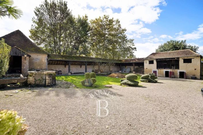 Image No.16-8 Bed House for sale