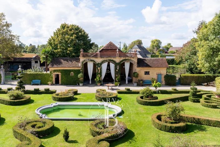 Image No.2-8 Bed House for sale