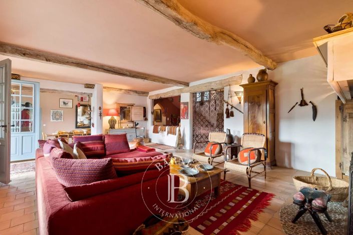 Image No.14-4 Bed House for sale