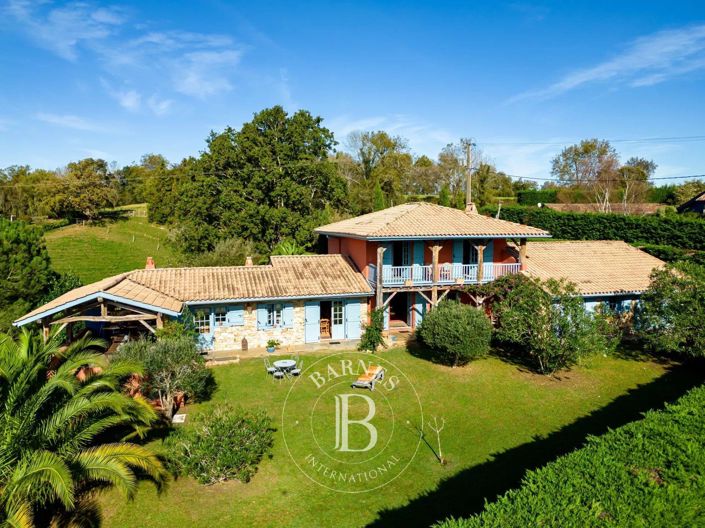 Image No.2-4 Bed House for sale