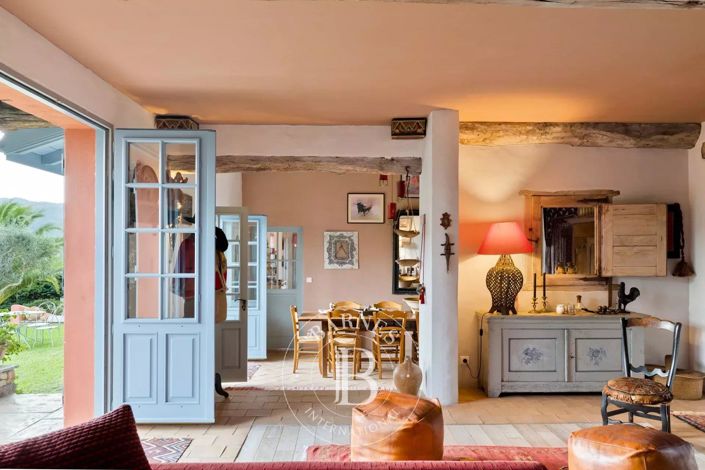 Image No.20-4 Bed House for sale