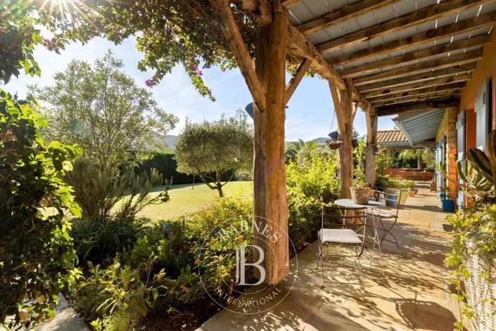 Image No.22-4 Bed House for sale