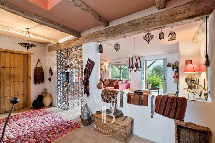 Image No.9-4 Bed House for sale