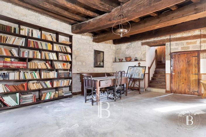 Image No.14-9 Bed House for sale