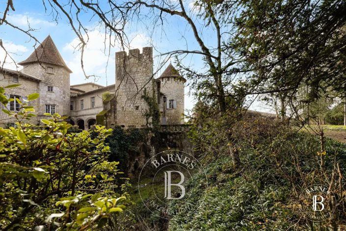 Image No.17-9 Bed House for sale