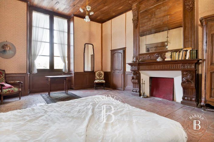 Image No.21-9 Bed House for sale