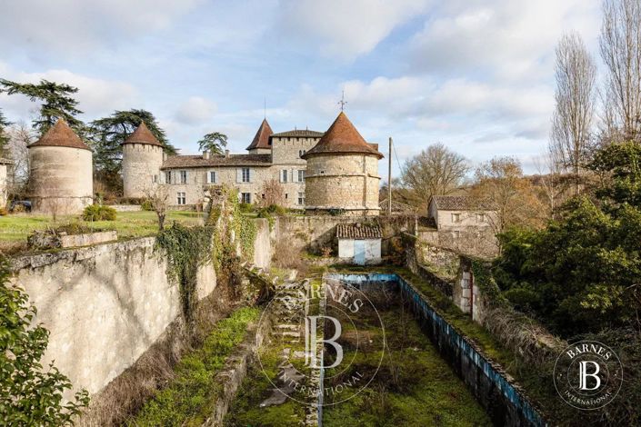 Image No.6-9 Bed House for sale