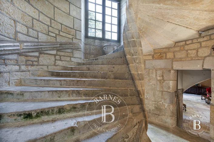 Image No.8-9 Bed House for sale